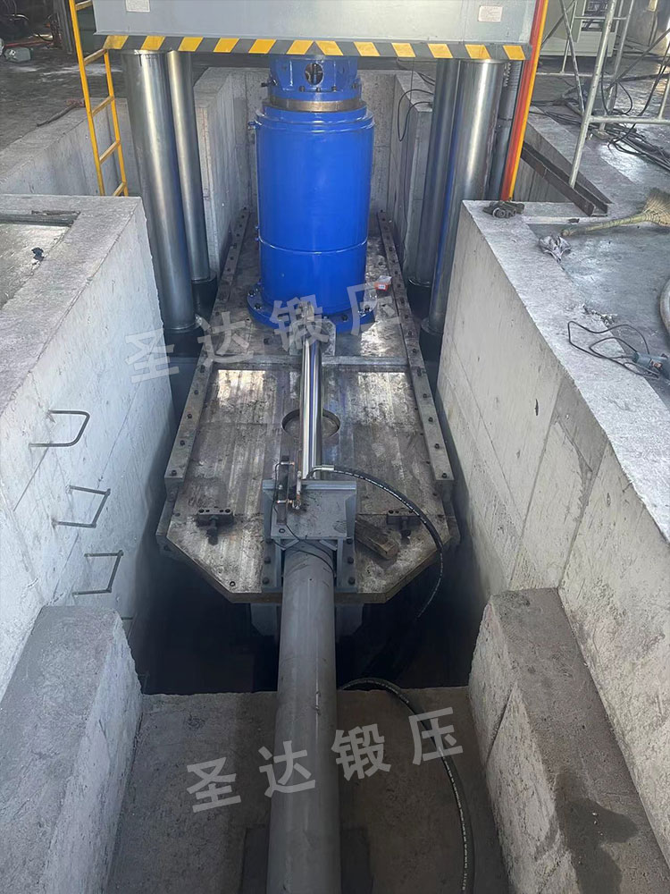 石墨坩堝液壓機(jī)工作臺